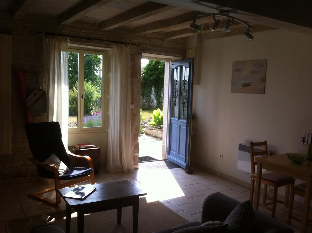 La Petite Maison Crezieres Pokoj fotografie